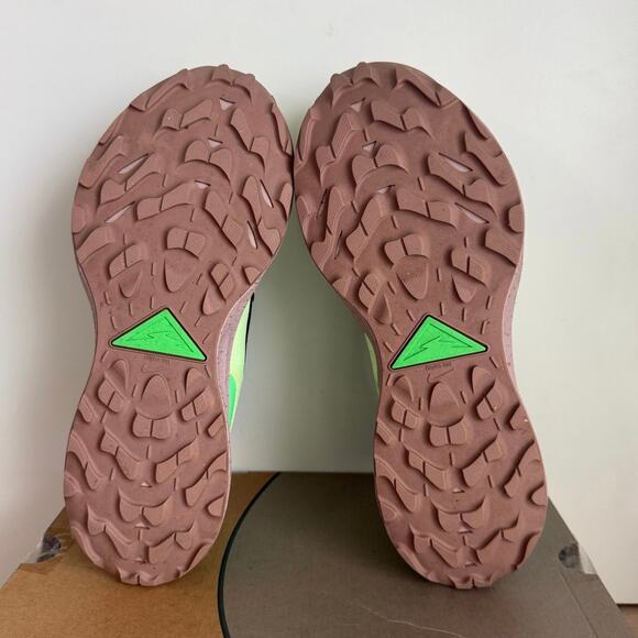 Athletic_Shoes